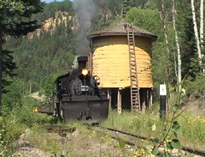 487 rounds the curve and halts at Cresco, July 2003